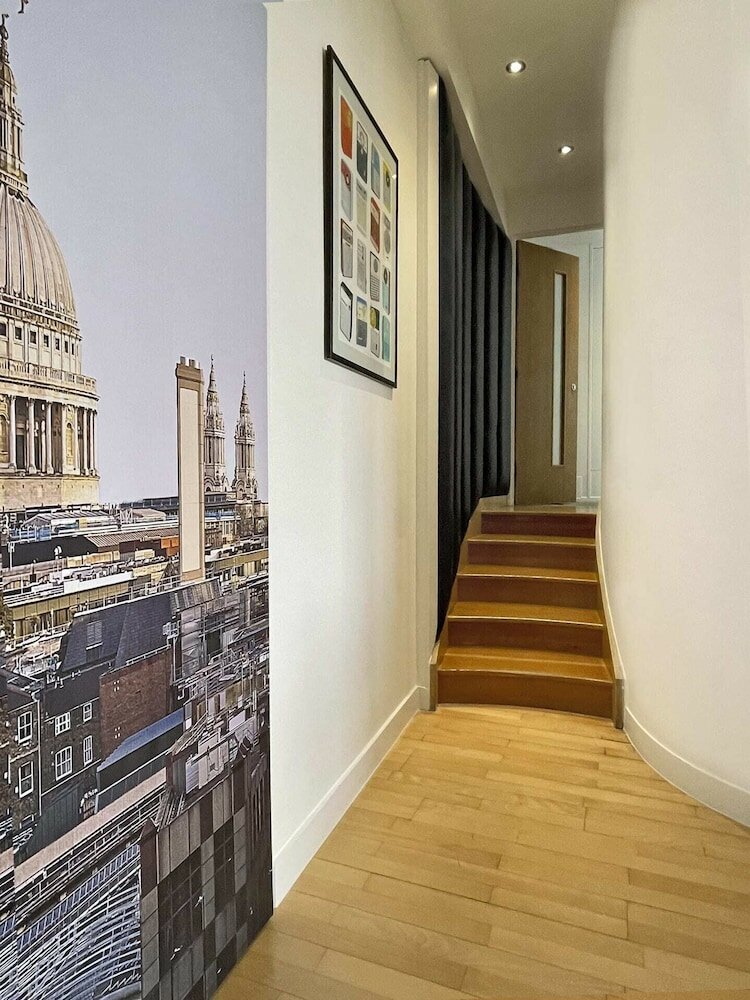 Фото Quirky and Modern Clerkenwell Apartment