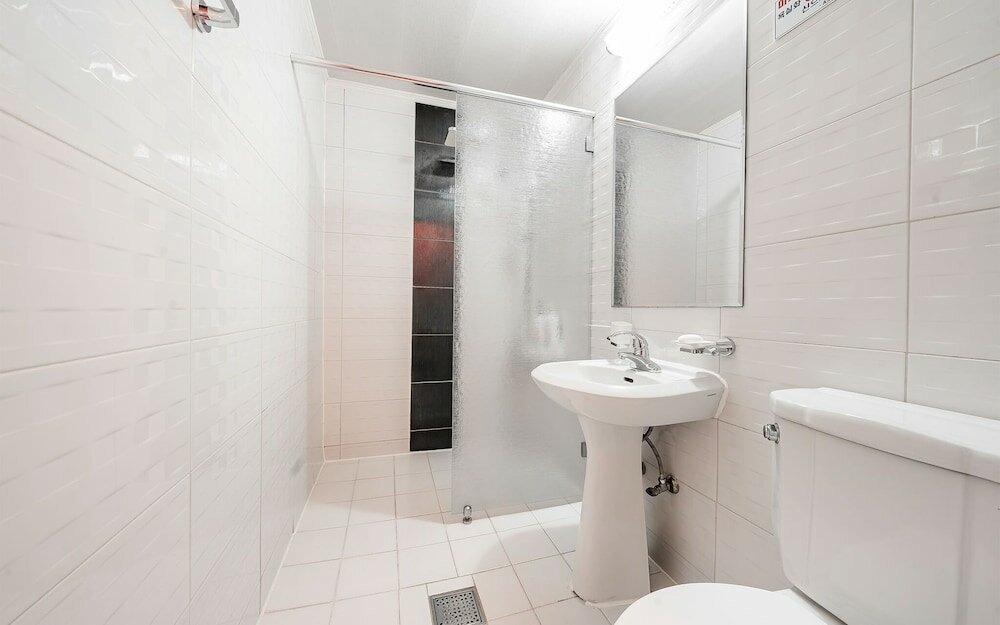 Фото Bucheon A Hotel