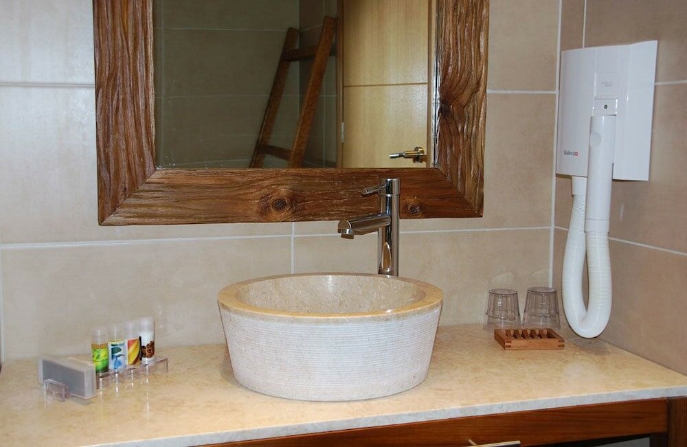 Фото Astrolabe Hotel