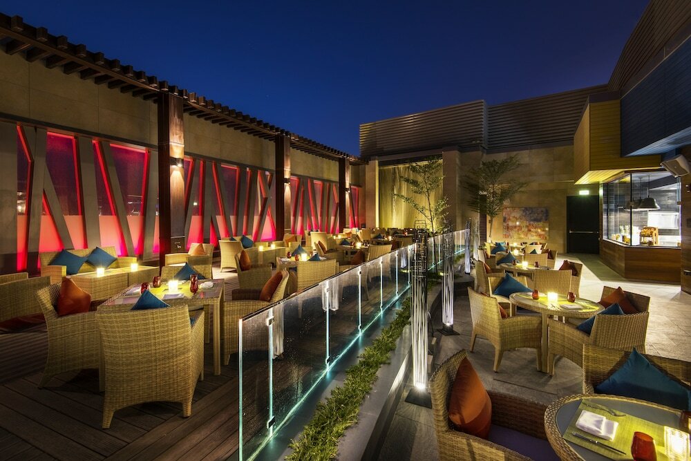 Фото AlRayyan Hotel Doha, Curio Collection by Hilton