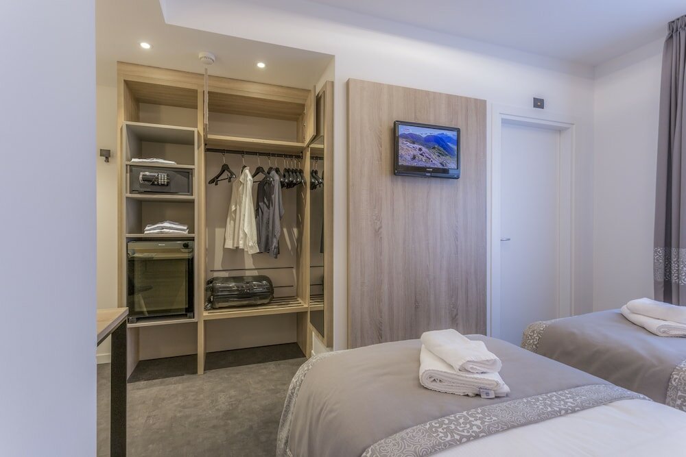 Фото Tourist Hotel