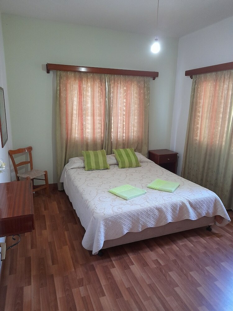 Фото Onisillos Hotel