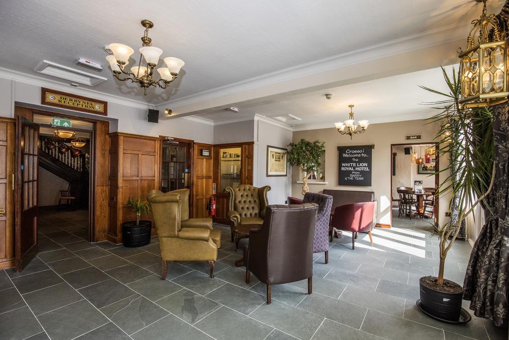 Фото White Lion Royal Hotel