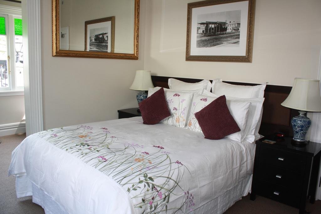 Фото Ponsonby Manor Guest House