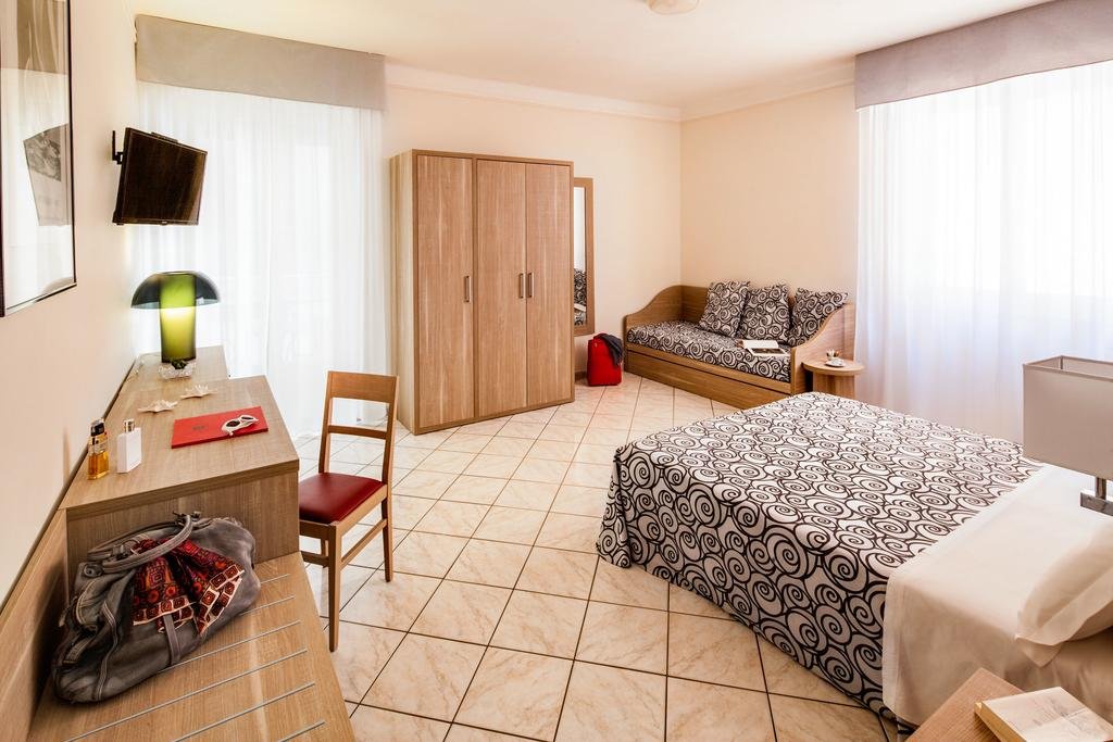 Фото Hotel Centrale Curtis