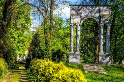 Гостиница Hotel Pałac Alexandrinum в Лохуве