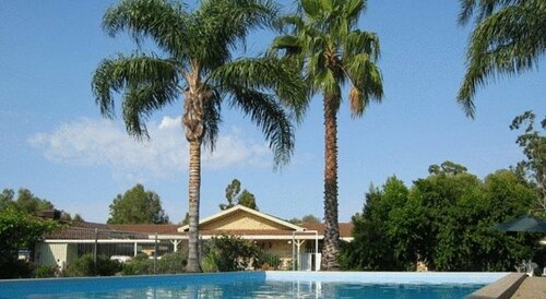 Гостиница Burke & x26; Wills Motor Inn Moree в Мори