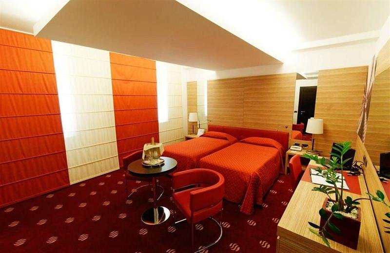 Фото Rmh Modena Raffaello