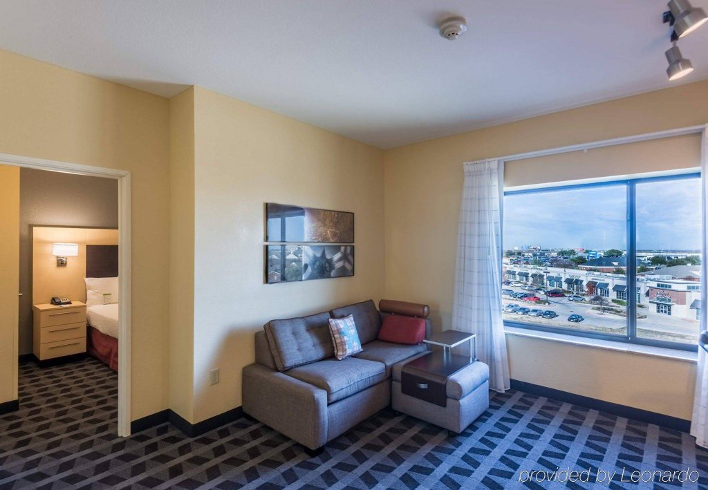 Фото TownePlace Suites Dallas DeSoto
