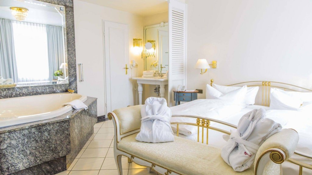 Фото Hotel Holsteiner Hof