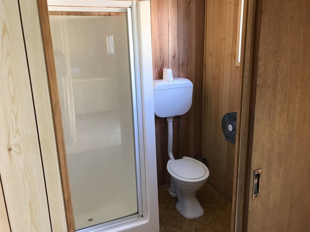 Фото The Waterwheel Beach Cabins - Caravan Park