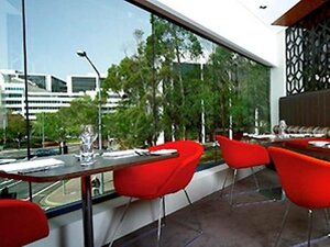 Гостиница Novotel Canberra