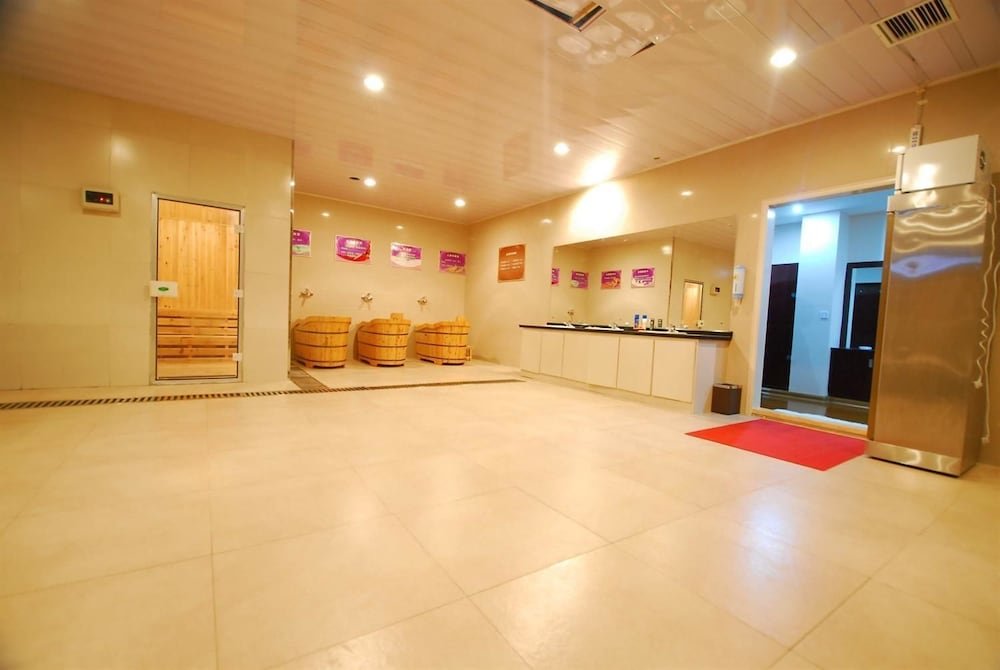 Фото Jinhai Holiday Hotel