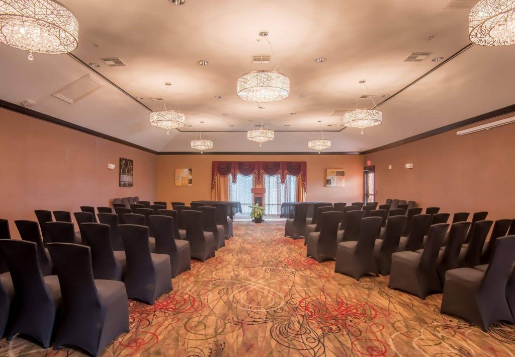 Фото TownePlace Suites Dallas DeSoto