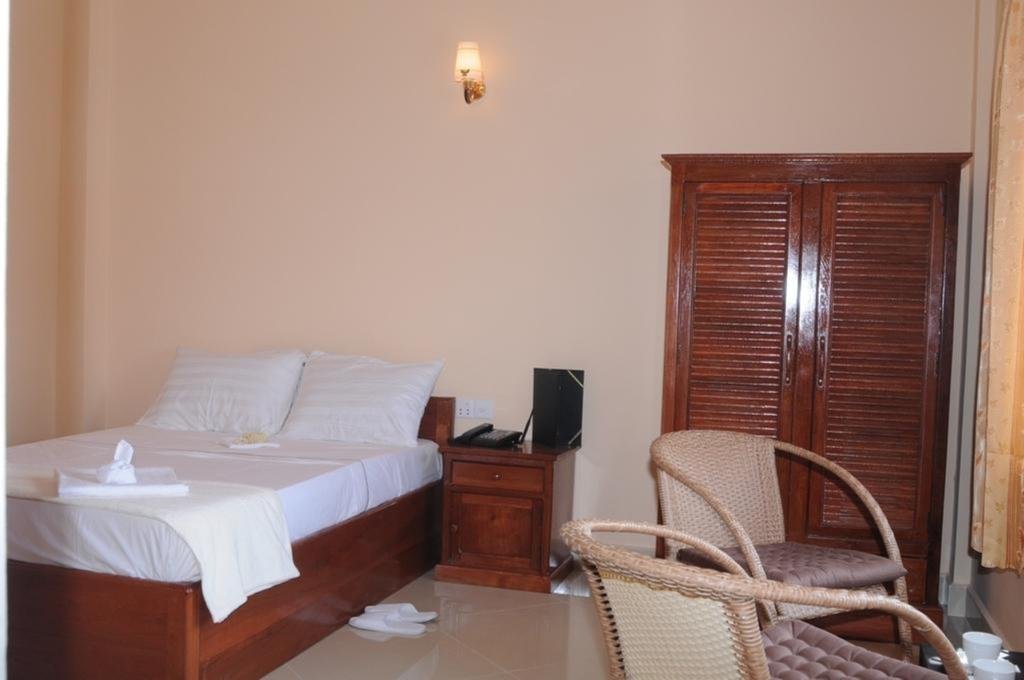 Фото Kampot Riverside Hotel