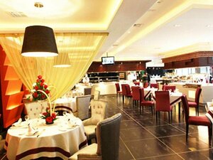 Гостиница Caesars International Hotel