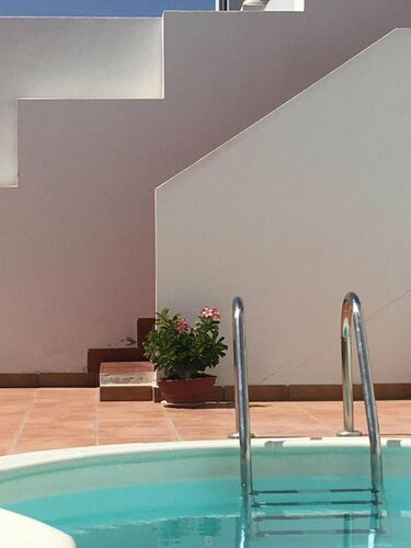 Гостиница Surfers Retreat - Hostel - Adults Only в Корралехо