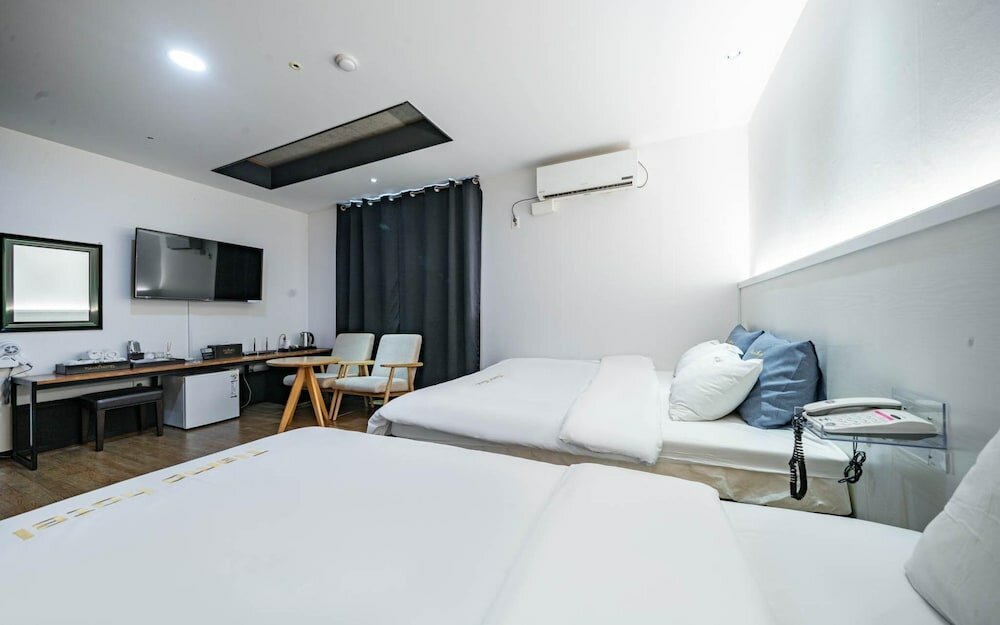 Фото Tiamo Hotel Yeosu