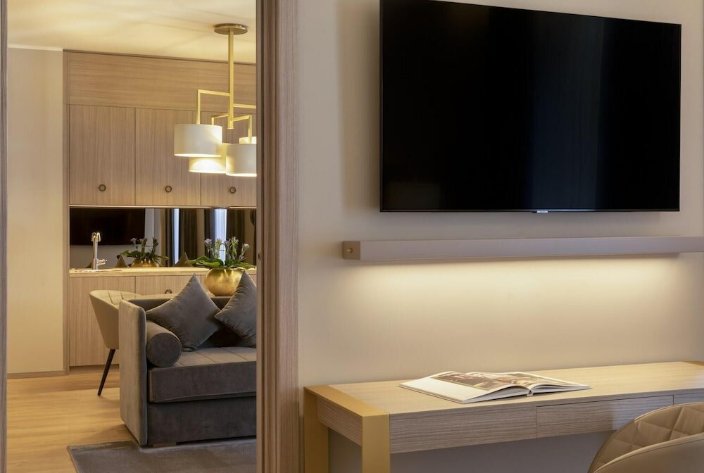 Фото Starhotels Duomo Grand Apartment - 2 Bedrooms