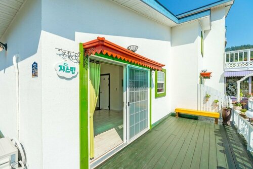Гостиница Goseong Sunshine Home Pension
