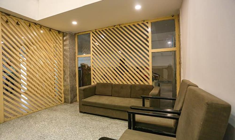 Фото Fabhotel F9 Paschim Vihar