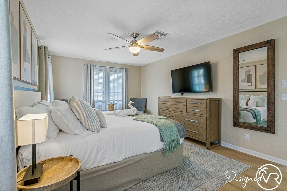 Фото 8 Br Heated Pool & Soccer Field