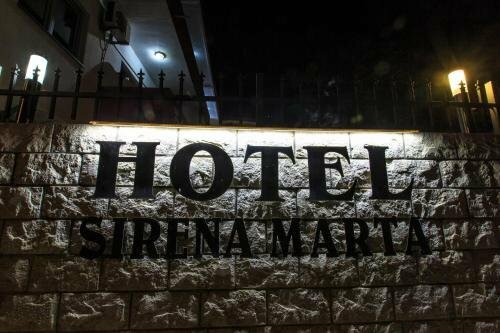 Гостиница Hotel Sirena Marta в Сутоморе