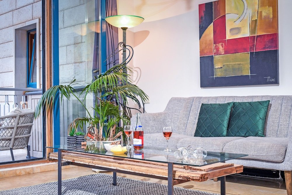 Фото Deluxe 2bd Jaffa Dreams W Pool & Parking