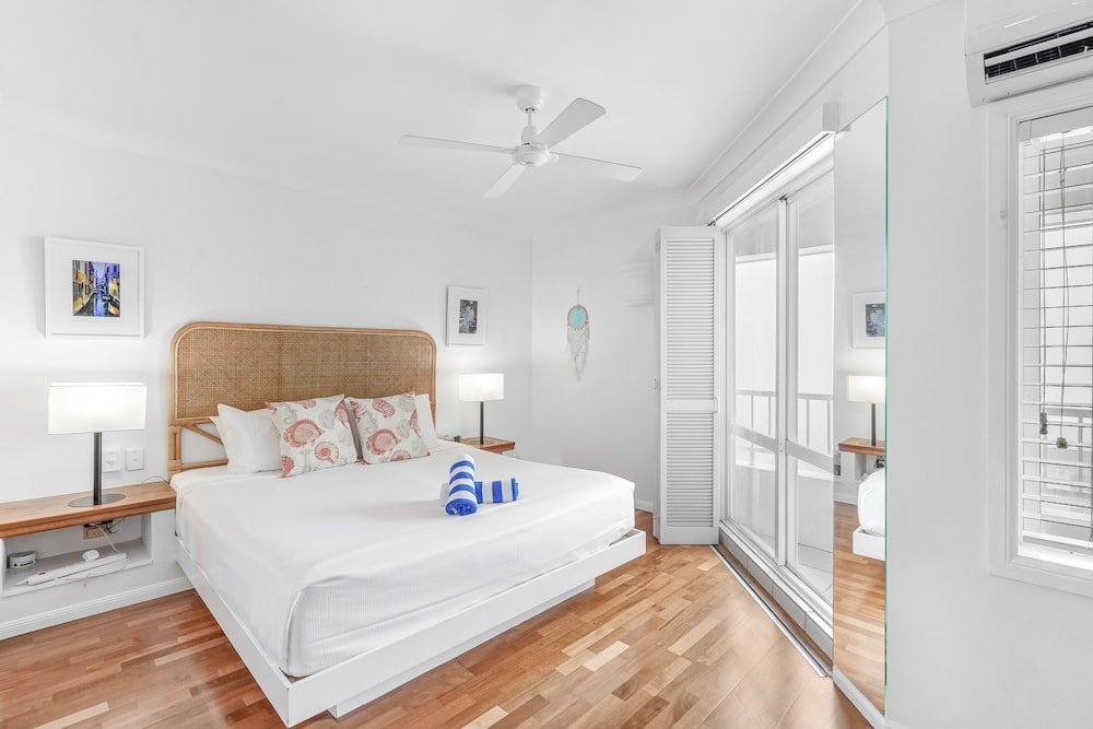 Фото Belle Escapes - Sapphire Suite Absolute Beachfront Alamanda Resort 17