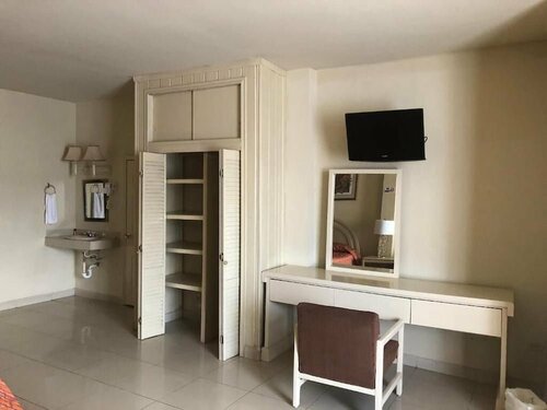 Гостиница Hotel Plaza Riviera в Браунсвилле