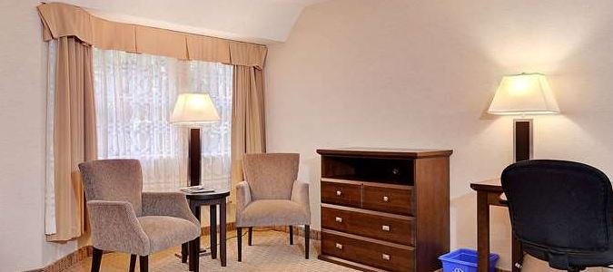 Фото Best Western Plus Emerald Isle Hotel