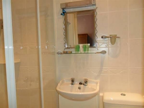 Фото Exton House