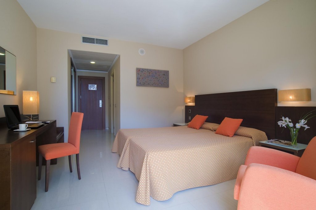 Фото Hotel Bahía Calpe by Pierre & Vacances