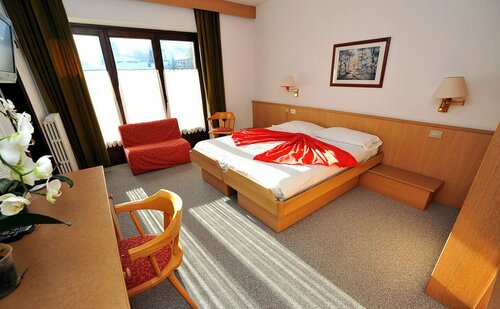 Внешний вид отеля Hotel Derby в Бормио, фото 5