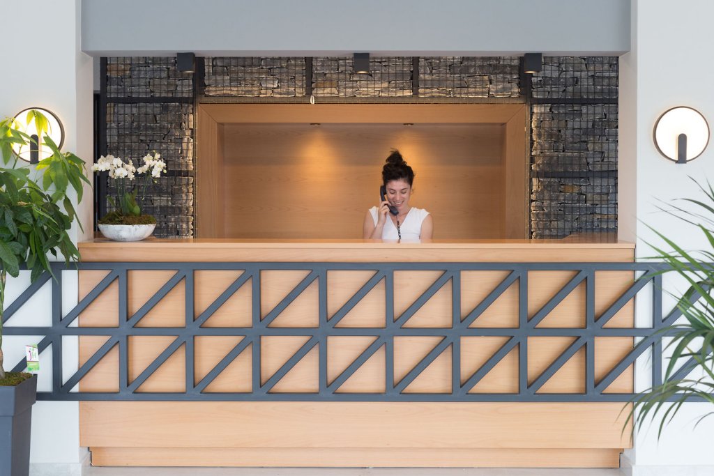Фото Mythic Summer Hotel