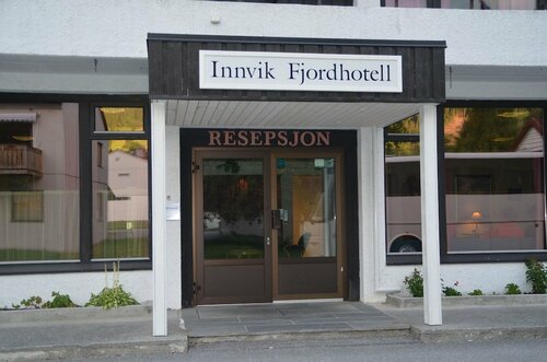 Гостиница Innvik Fjordhotel - Misjonheimen