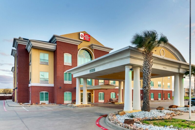 Гостиница Best Western Plus Woodway Waco South Inn & Suites