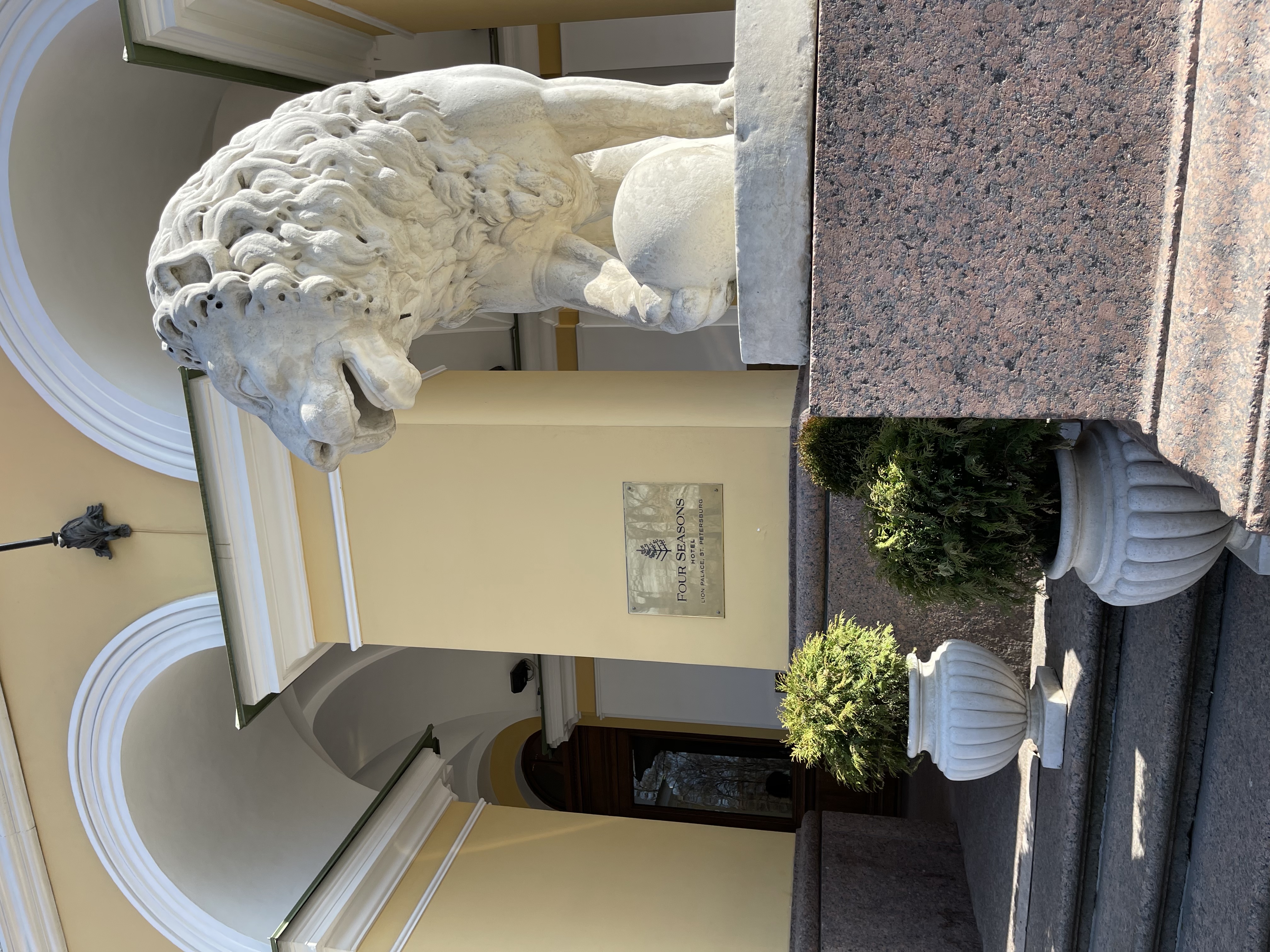 Фото Four Seasons Lion Palace St. Petersburg