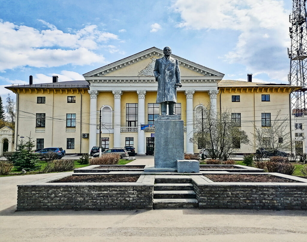 Памятник, мемориал В.И. Ленин, Бор, фото