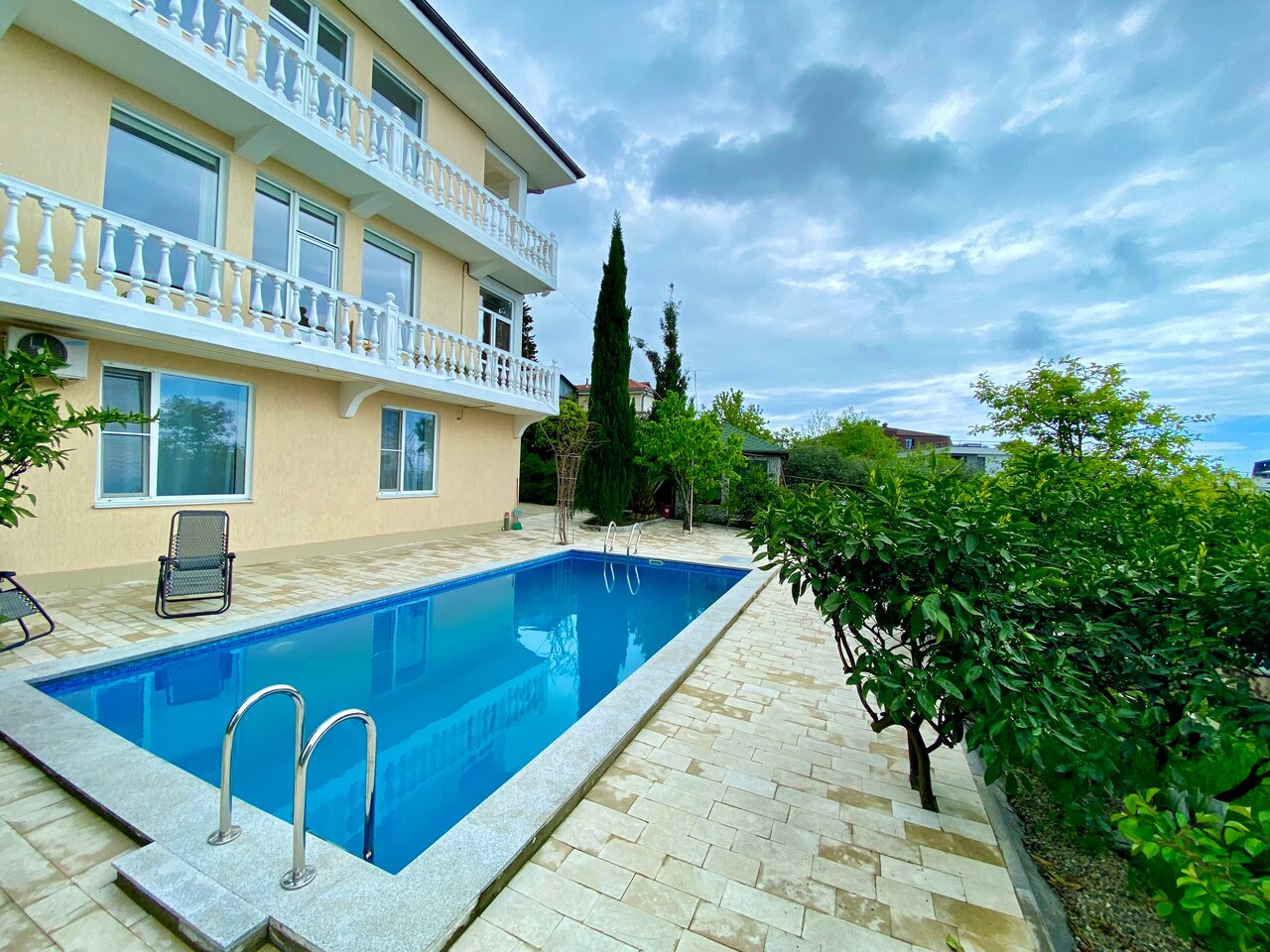 Дедеркой гостевые дома с бассейном