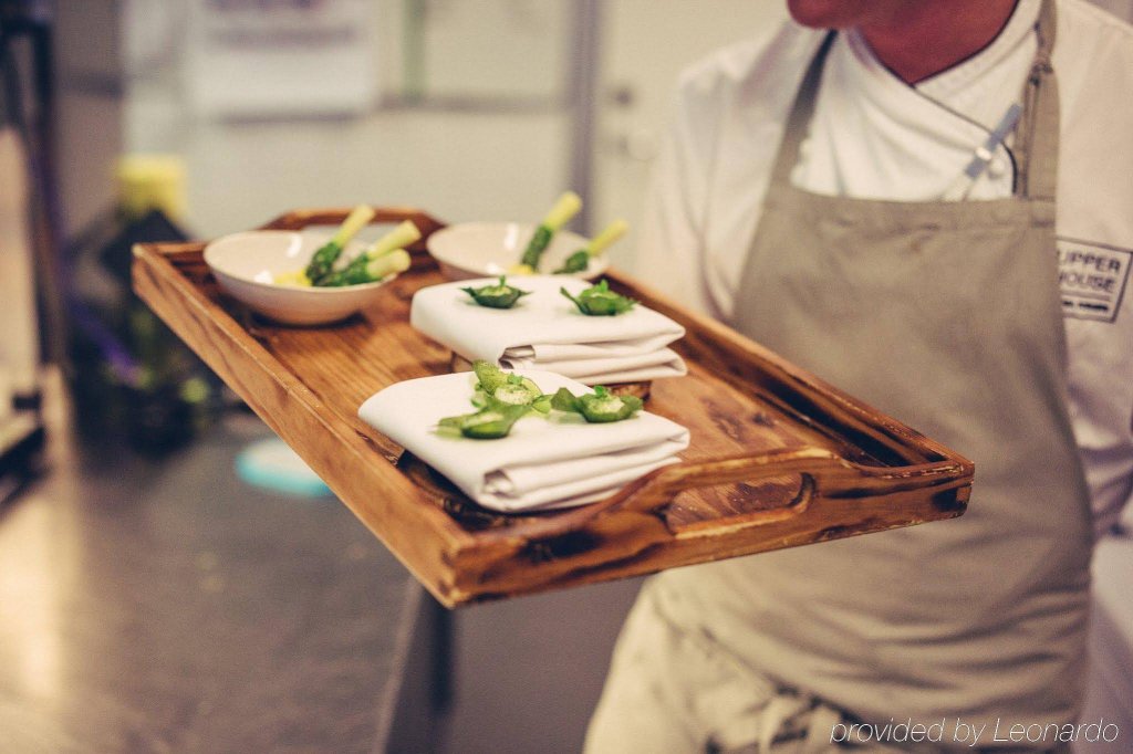 Фото Upper House