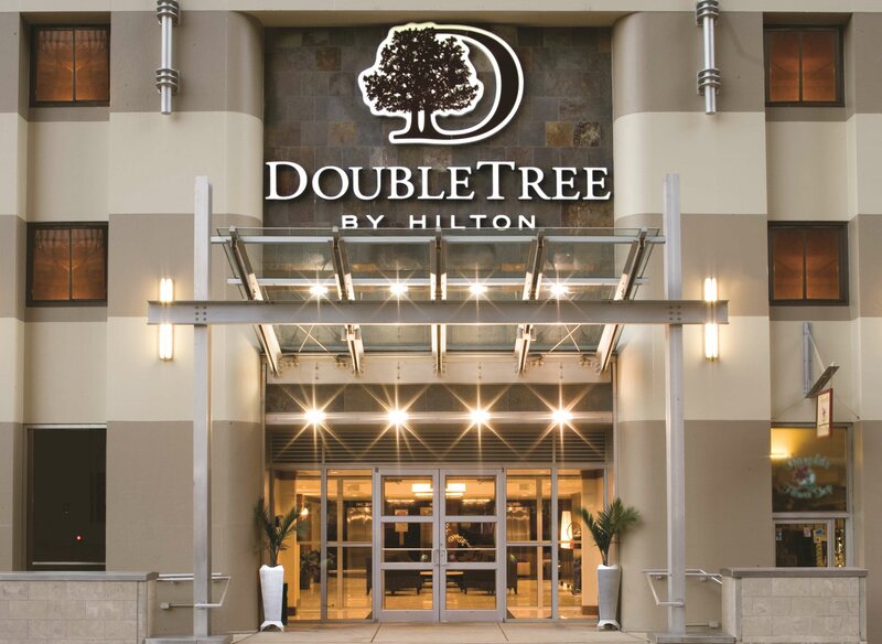 Гостиница DoubleTree by Hilton Hotel & Suites Pittsburgh Downtown в Питтсбурге