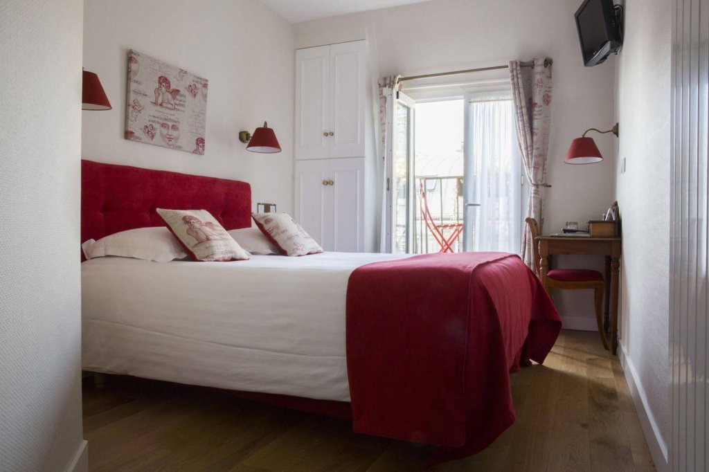 Фото New Orient Hotel