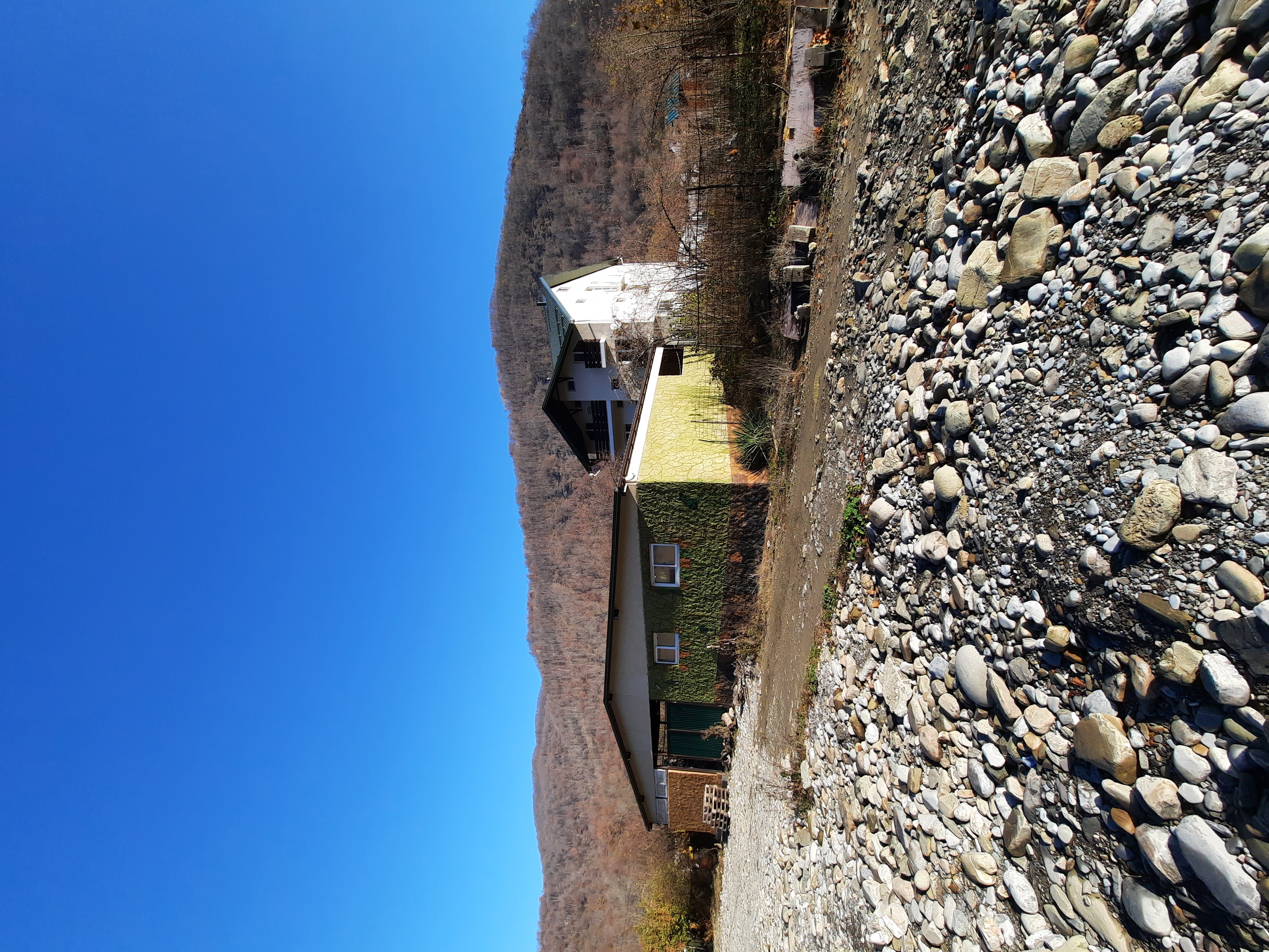 Фото Приют у реки