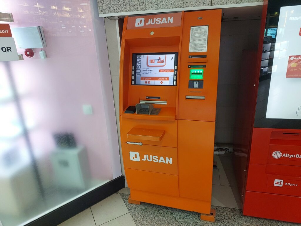 ATM'ler Jysan Bank, Astana, foto