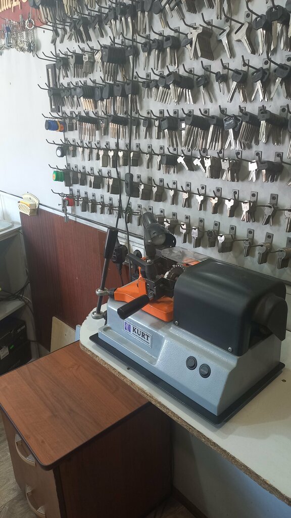 Fabricación y reparación de llaves Мастерская по изготовлению ключей и заточке инструментов, , foto
