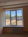 Divnaya Strana Okon (vulica Pietrusia Broŭki, 22), ventana