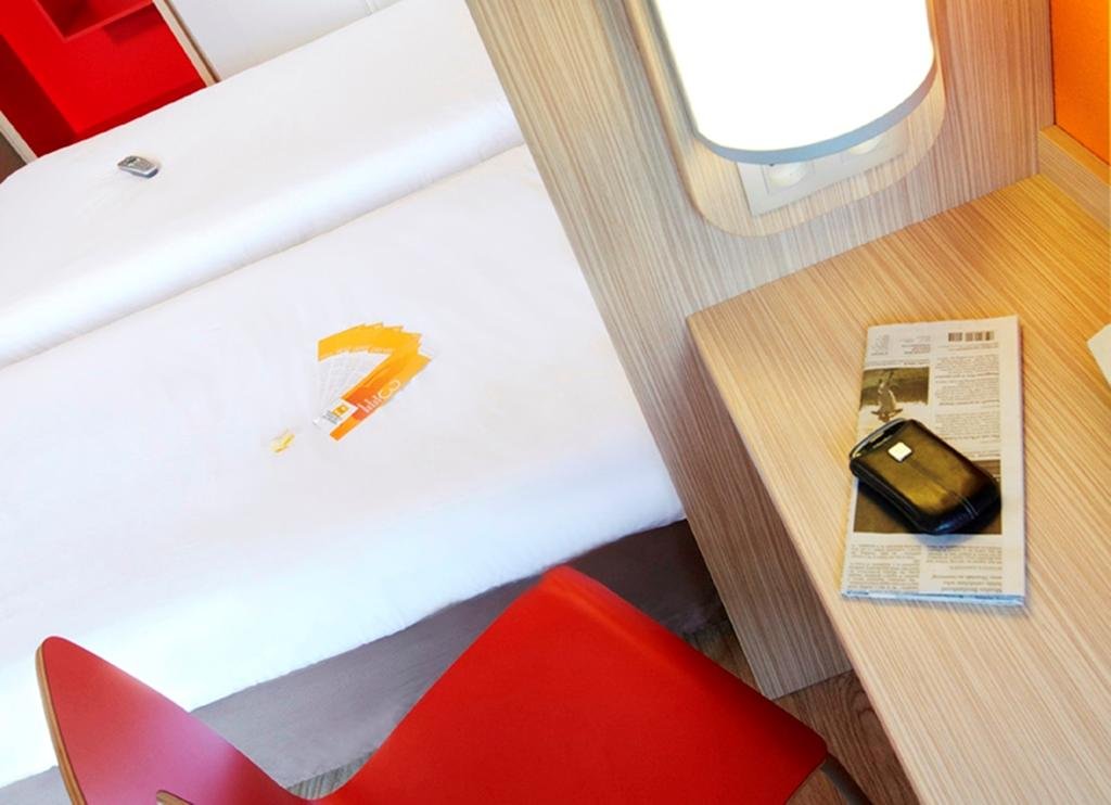 Фото Premiere Classe Lille Nord - Roncq