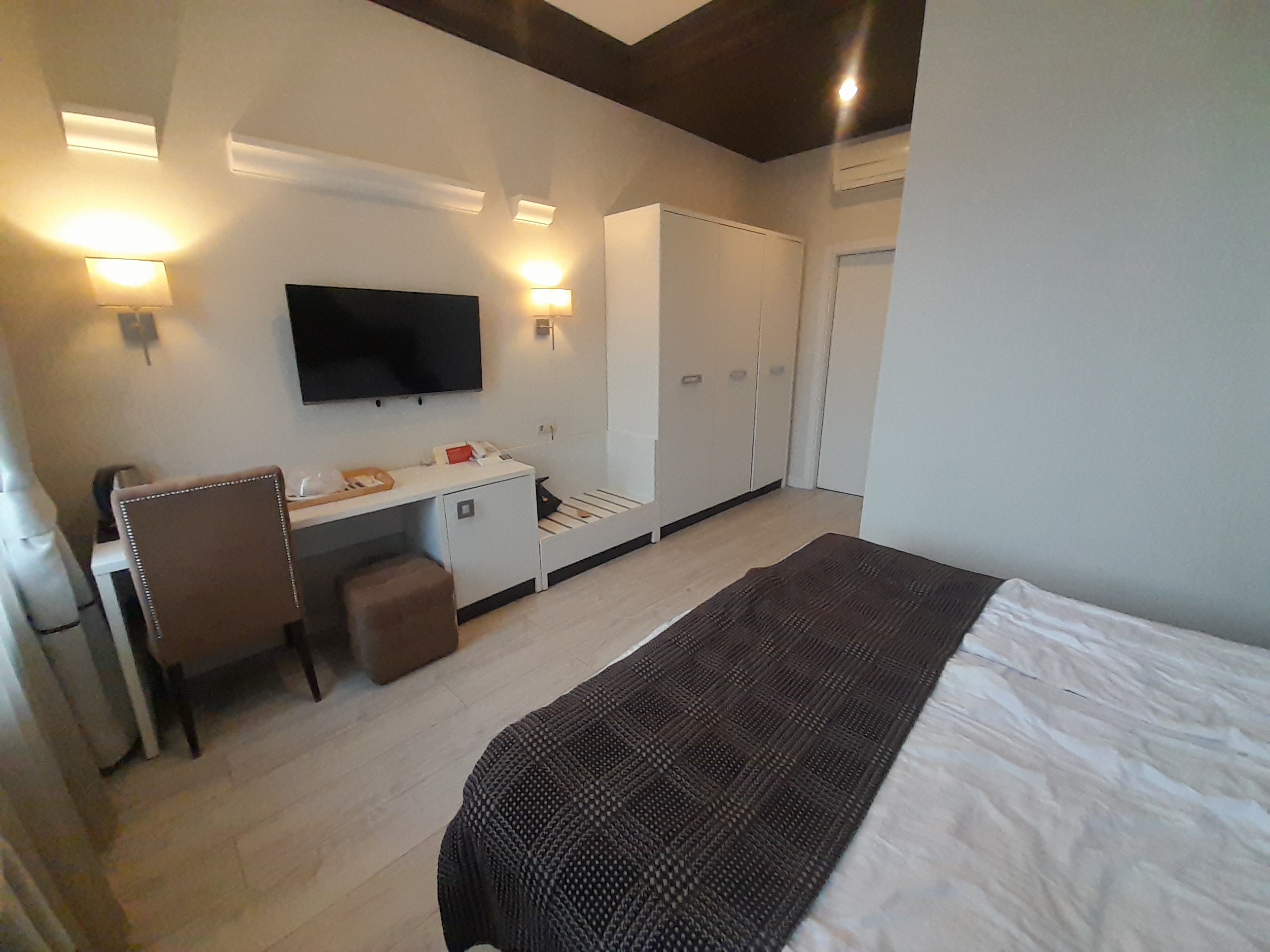 Фото Далиси