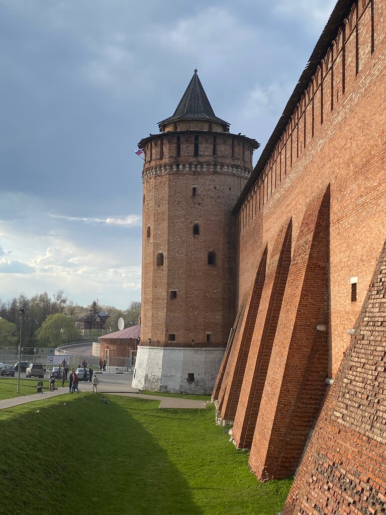 Çok amaçlı spor tesisleri Military-Historical Sports-Cultural Complex Kolomna Kremlin, Kolomna, foto